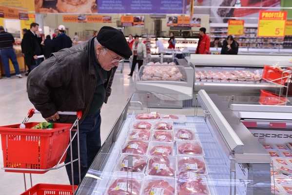 vitrina-supermarket-carne-porc