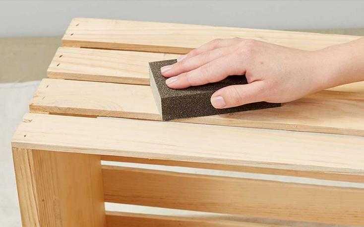 Tutorial: Cum să faci un dulap pentru baie din lăzi de lemn