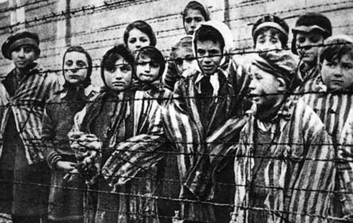 9 noiembrie - Ziua internațională de luptă împotriva fascismului și antisemitismului -