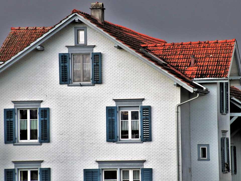 Ce fel de locuințe caută românii. Tu ce preferi: apartament sau casă?