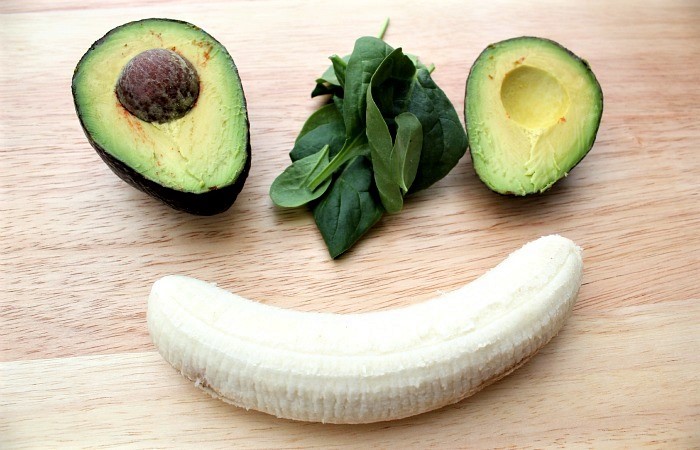 Începe-ți dimineața cu un avocado și-o banană
