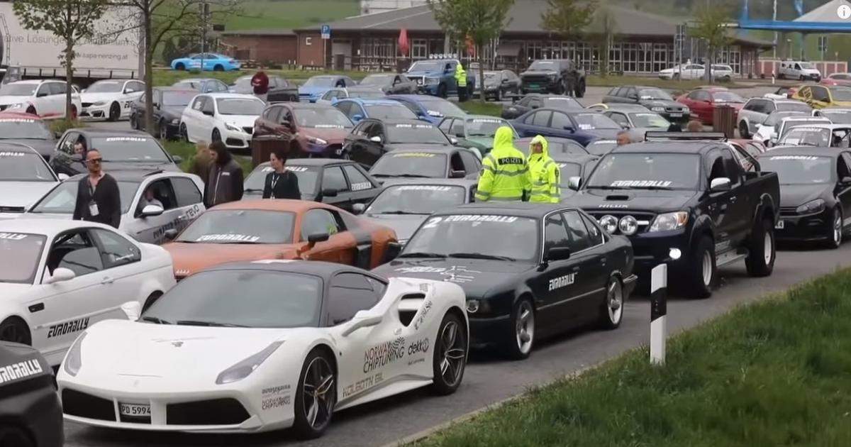 Poliţia germană a confiscat 120 de mașini sport