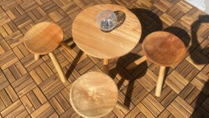 masa 3 scaune, lemn de salcie roșie manufacturat